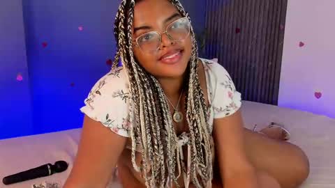 conielaurenth online show from 02.18.25