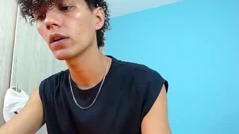 Snapshot of connor_garrett chatting on 12.19.25 Connor online show from 12.19.25