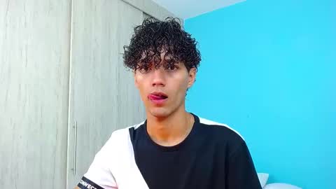 Snapshot of connor_garrett chatting on 12.21.25 Connor online show from 12.21.25