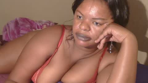 Snapshot of conny685249 chatting on 02.13.25 conny online show from 02.13.25