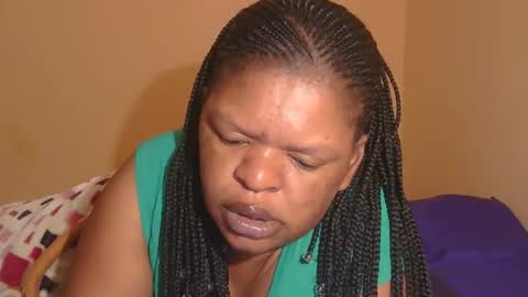 Snapshot of conny685249 chatting on 09.29.25 conny online show from 09.29.25