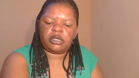 Snapshot of conny685249 chatting on 09.29.25 conny online show from 09.29.25