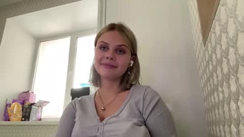 Snapshot of constancecovil chatting on 02.27.26 Viktorina online show from 02.27.26