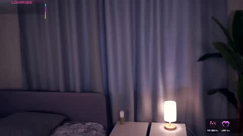 Hello im Sofia Welcme to my room .More hugs and kiss for you online show from 10.15.25