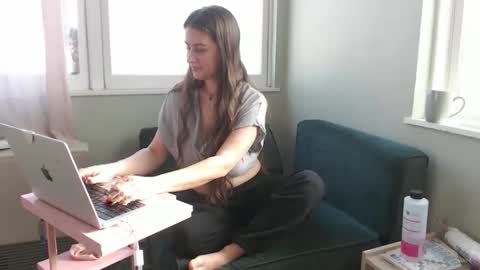 ANR Mommy online show from 12.03.25