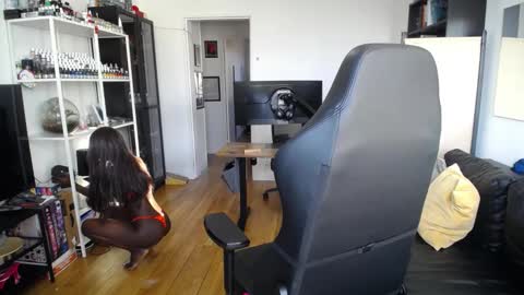 Carola  independent model online show from 02.17.25