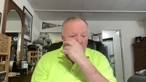 Snapshot of cookoosnest chatting on 01.07.25 cookoosnest online show from 01.07.25