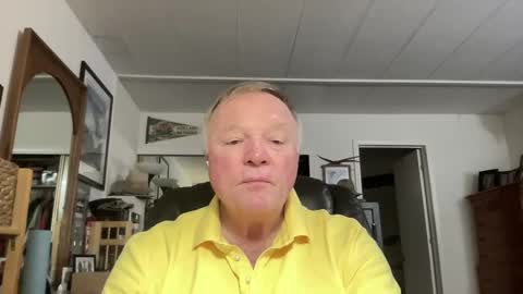 Snapshot of cookoosnest chatting on 02.04.25 cookoosnest online show from 02.04.25