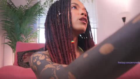 Snapshot of cooper_reds chatting on 02.14.25 ROSELL 3 online show from 02.14.25