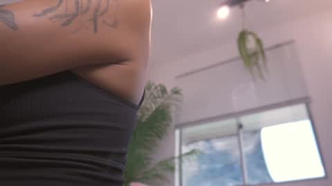 Snapshot of cooper_reds chatting on 10.26.25 ROSELL 3 online show from 10.26.25