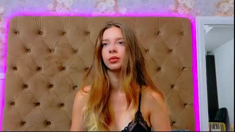Snapshot of cora_vex chatting on 06.19.26 CoraVex online show from 06.19.26