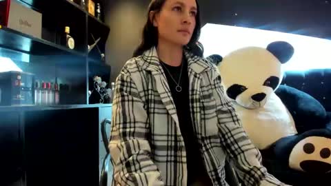 Coral  online show from 02.14.25