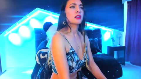 Coral  online show from 02.20.25