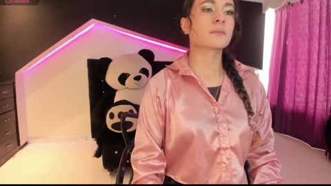 Coral  online show from 12.14.25