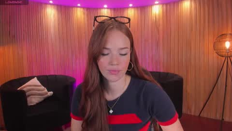 Corinne Russo online show from 12.18.25