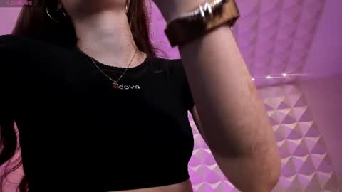 Snapshot of corinnerusso chatting on 06.19.26 Corinne Russo online show from 06.19.26