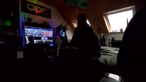 CosmicDreamer690 online show from 10.15.25