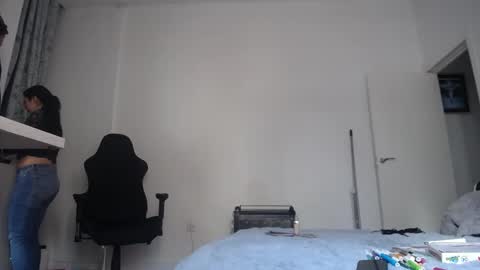 costantine helena24 online show from 01.17.26