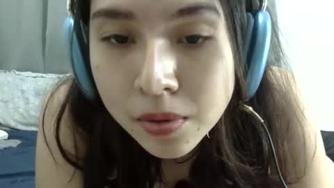 Liz Gwyneth Charlota online show from 04.05.26