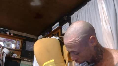 Snapshot of cotybonilla chatting on 10.27.25 Leftys Way online show from 10.27.25