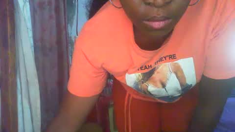 Snapshot of couleur_vanille chatting on 12.03.24 couleur_vanille online show from 12.03.24