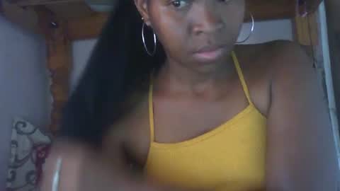 Snapshot of couleur_vanille chatting on 12.24.24 couleur_vanille online show from 12.24.24