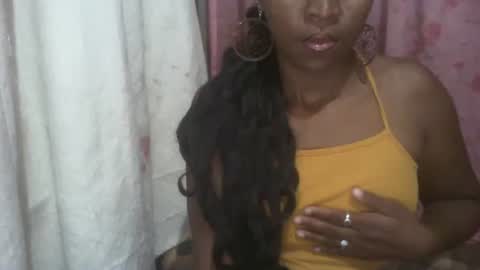 Snapshot of couleur_vanille chatting on 02.28.25 couleur_vanille online show from 02.28.25