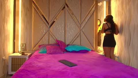 Snapshot of couple_hot_2025 chatting on 11.18.25 Ricardo Isabella online show from 11.18.25