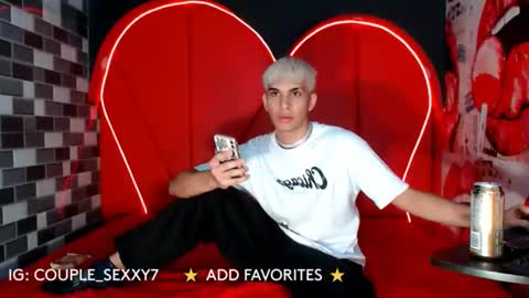 MIA LIZ AND SAM online show from 01.01.25