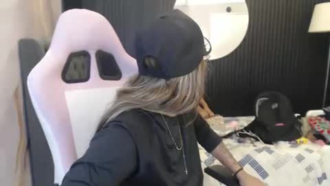 Ashley and Niko online show from 06.05.26