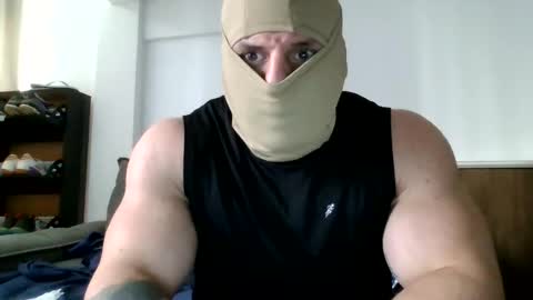 couplemuscle40 online show from 09.10.25