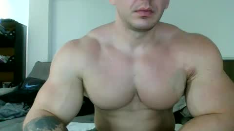 couplemuscle40 online show from 09.19.25