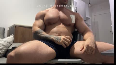 couplemuscle40 online show from 10.28.25