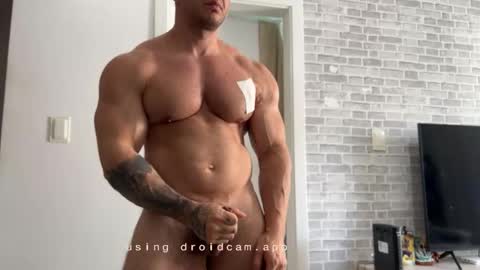 couplemuscle40 online show from 11.06.25