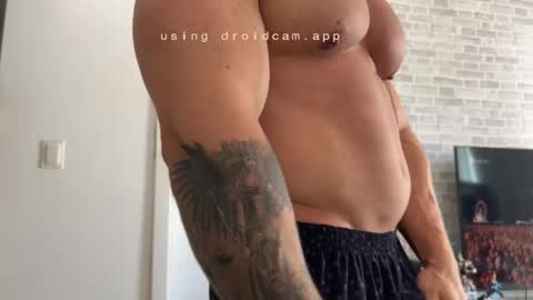 couplemuscle40 online show from 11.11.25