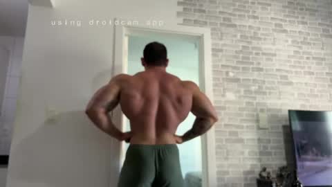 Snapshot of couplemuscle40 chatting on 05.14.26 couplemuscle40 online show from 05.14.26