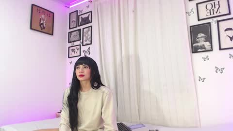 Snapshot of coupsextop chatting on 12.18.24 Juli and Liam online show from 12.18.24