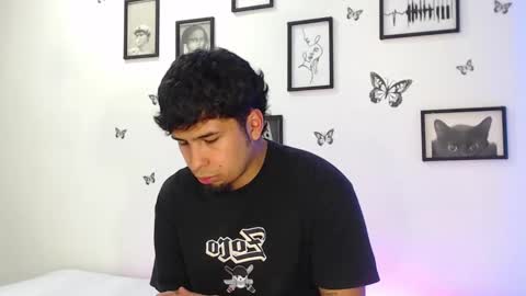 Snapshot of coupsextop chatting on 01.04.25 Juli and Liam online show from 01.04.25