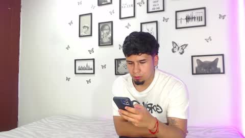 Snapshot of coupsextop chatting on 01.19.25 Juli and Liam online show from 01.19.25