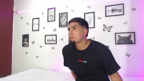 Snapshot of coupsextop chatting on 01.31.25 Juli and Liam online show from 01.31.25