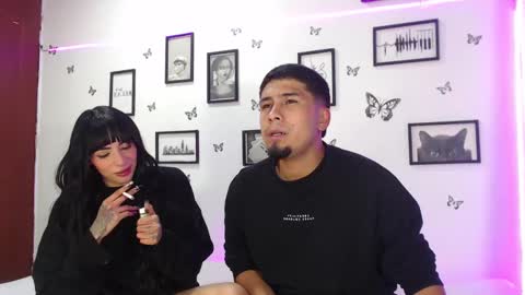 Snapshot of coupsextop chatting on 02.01.25 Juli and Liam online show from 02.01.25