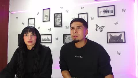 Snapshot of coupsextop chatting on 02.01.25 Juli and Liam online show from 02.01.25