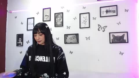 Snapshot of coupsextop chatting on 02.24.25 Juli and Liam online show from 02.24.25