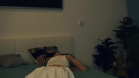 Yui online show from 02.13.25