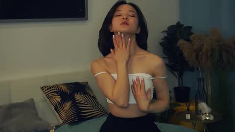 Yui online show from 03.02.25