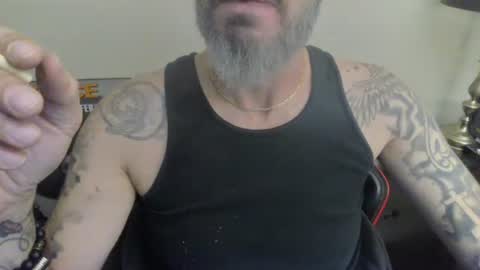 Snapshot of cpl_inlove chatting on 10.10.25 cpl_inlove online show from 10.10.25