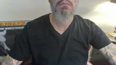 Snapshot of cpl_inlove chatting on 10.15.25 cpl_inlove online show from 10.15.25