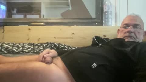 crapaud75018 online show from 10.21.25