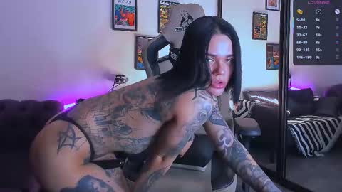 Snapshot of crazy_baby69 chatting on 11.30.25 online show from 11.30.25