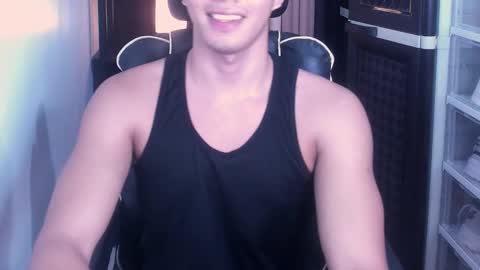 Snapshot of crazyasiancum chatting on 11.19.25 Zion online show from 11.19.25